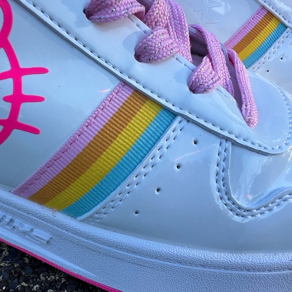 Heelys Women’s White and Pink Sneakers with Rainbow - Picture 5 of 13
